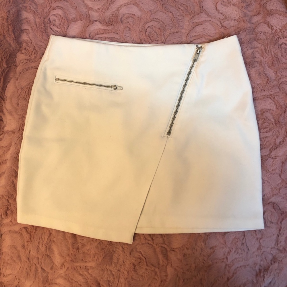 Asymmetrical mini skirt |🧁 - Picture 3 of 5
